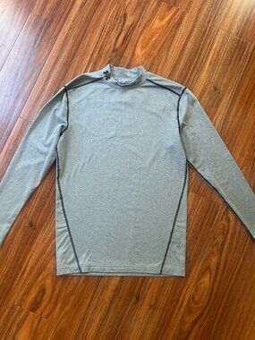 EUC Under Armour ColdGear Compression Long Sleeve Mock Top Heather Gray XL